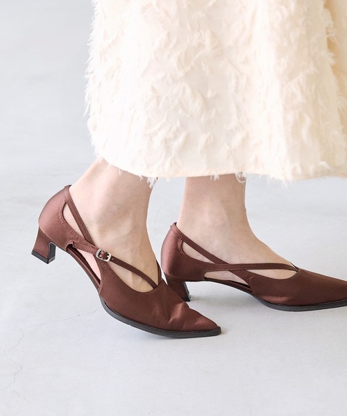 menue(メヌエ)の「クロスストラップ ポインテッドトゥ ヒールパンプス(パンプス・レディース・シルバー/ブラウン/ブラック/レッド・22.0cm/25.5cm/23.0cm/24.0cm/25.0cm/26.0cm/21.5cm/22.5cm/23.5cm/24.5cm)」の14枚目の写真