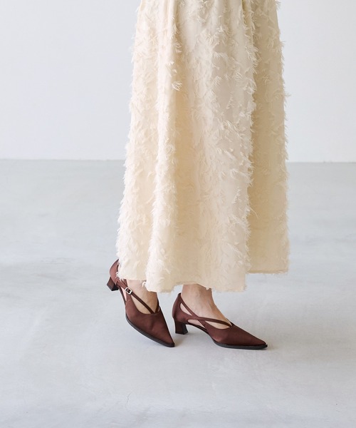 menue(メヌエ)の「クロスストラップ ポインテッドトゥ ヒールパンプス(パンプス・レディース・シルバー/ブラウン/ブラック/レッド・22.0cm/25.5cm/23.0cm/24.0cm/25.0cm/26.0cm/21.5cm/22.5cm/23.5cm/24.5cm)」の11枚目の写真