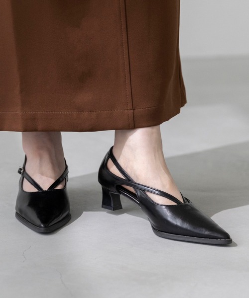 TOGA ポインテッドトゥクロスストラップパンプス menue パンプス クロスストラップ ポインテッドトゥ ヒールパンプス