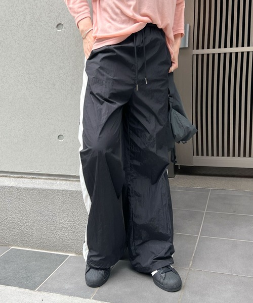 ABYS(アビス)の「サイドラインナイロンパンツ(その他パンツ・レディース・ブラック/チャコールグレー・FREE)」の13枚目の写真