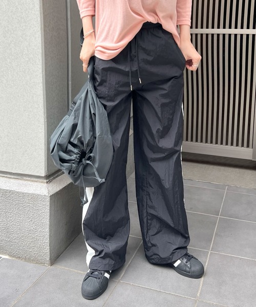 ABYS(アビス)の「サイドラインナイロンパンツ(その他パンツ・レディース・ブラック/チャコールグレー・FREE)」の16枚目の写真