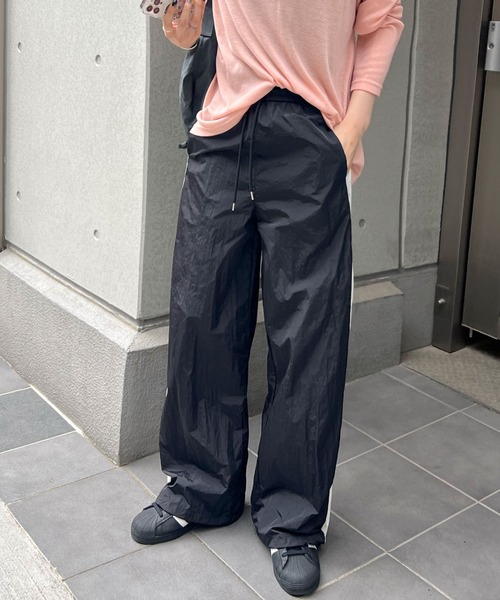 ABYS(アビス)の「サイドラインナイロンパンツ(その他パンツ・レディース・ブラック/チャコールグレー・FREE)」の20枚目の写真