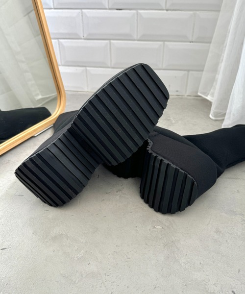 Loueme(ルエム)の「ボリュームソールソックスブーツ(ブーツ・レディース・ブラック・23.5cm/24.5cm/22.5cm)」の10枚目の写真