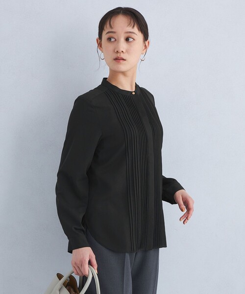 green label relaxing（グリーンレーベルリラクシング）の「ピンタック スタンド ネック ブラウス（シャツ/ブラウス・レディース・ブラック/ホワイト/ライム・FREE）」の2枚目の写真