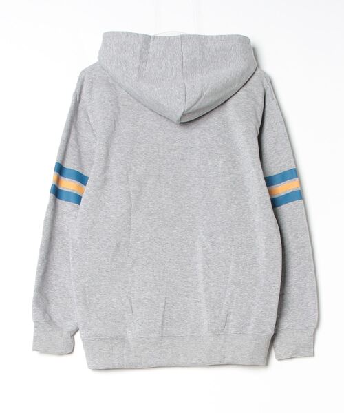 Disney（ディズニー）の「【DISNEY/ディズニー】裏起毛 総刺繍プル