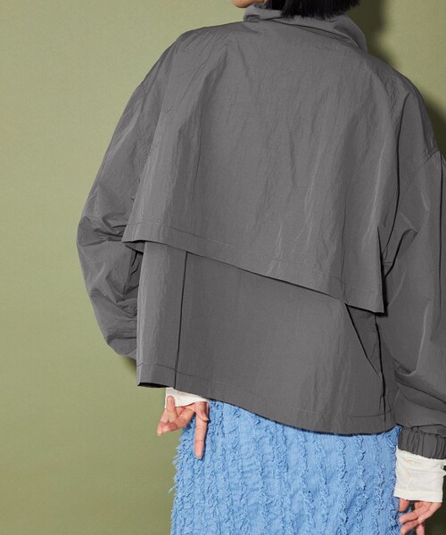 CITEN（シテン）の「＜CITEN＞ナイロン ショートブルゾン（ブルゾン・レディース・ベージュ/グレー/ブラック・FREE）」の5枚目の写真