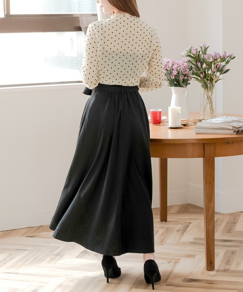 Julia Boutique(ジュリアブティック)の「選べるドット柄・花柄 フロッキー加工 シアーカットソートップス(Tシャツ/カットソー・レディース・ブラック系2/ブラック系1/ホワイト・ONE)」の16枚目の写真