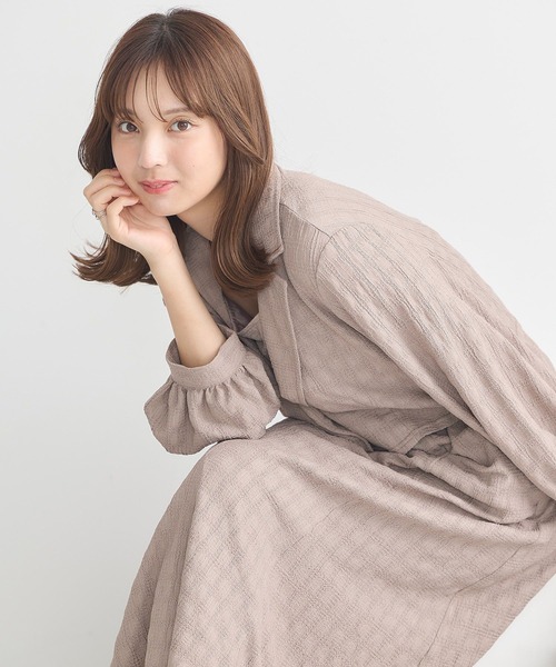earth music&ecology（アースミュージックアンドエコロジー）の「SET2点ジャカードシャツ+キャミドレ（ワンピース・レディース・ブラック/モカ/ブルー・FREE）」の11枚目の写真