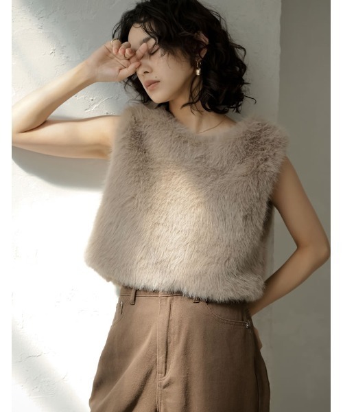 セオリーリュクス☆2024完売フェイクファーベスト未使用7万 2024