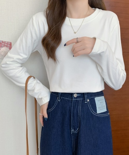 SEU(エスイーユー)の「インナー長袖Tシャツクルーネック フリース ストレッチ ゆったり 韓国ファッション 秋冬 ユニセックス(Tシャツ/カットソー・レディース・ホワイト/ベージュ/グレー/ブラック/ダークブラウン・フリー)」の10枚目の写真