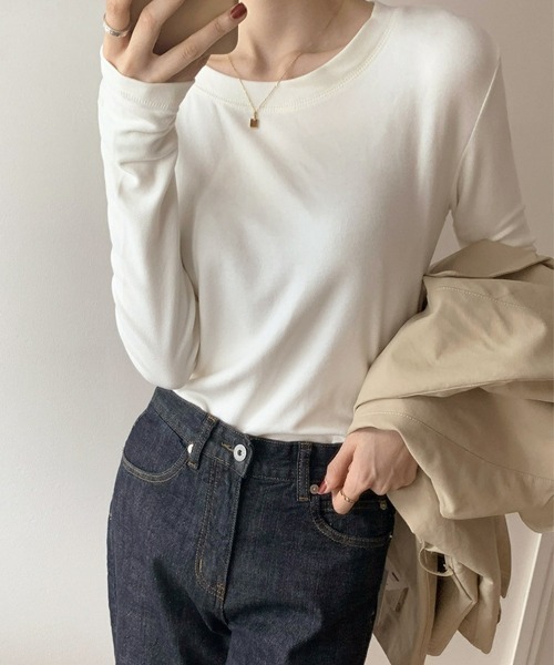 SEU(エスイーユー)の「インナー長袖Tシャツクルーネック フリース ストレッチ ゆったり 韓国ファッション 秋冬 ユニセックス(Tシャツ/カットソー・レディース・ホワイト/ベージュ/グレー/ブラック/ダークブラウン・フリー)」の7枚目の写真