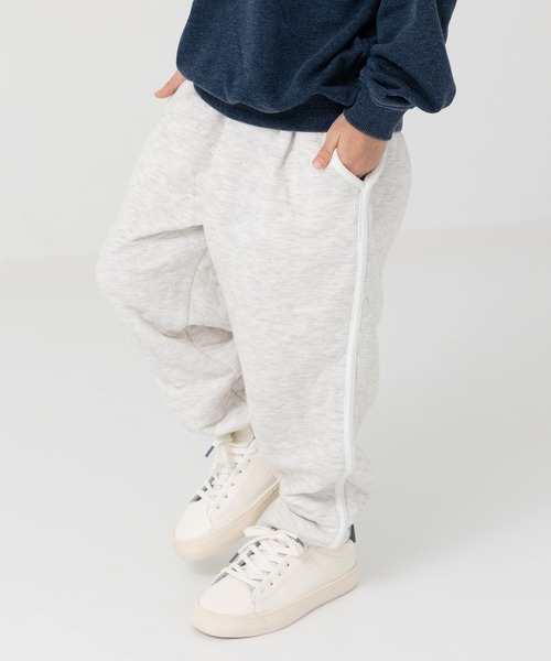 chil2（チルツー）の「ニットキルト パイピングパンツ（その他パンツ・キッズ・グレー/ブラック/カーキ/オートミール/ネイビー・80ｃｍ/90cm/100cm/110cm/120cm/130cm/140cm/150cm）」の4枚目の写真