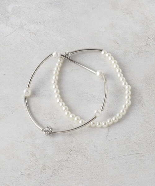 OPAQUE.CLIP(オペークドットクリップ)の「2連フェイクパールブレスレット(ブレスレット・レディース・シルバー/ゴールド・00)」の2枚目の写真