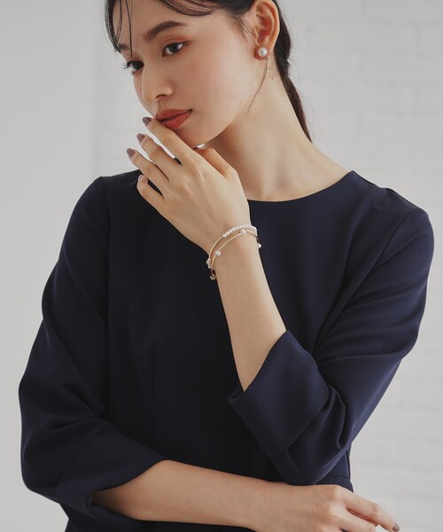 OPAQUE.CLIP(オペークドットクリップ)の「2連フェイクパールブレスレット(ブレスレット・レディース・シルバー/ゴールド・00)」の11枚目の写真