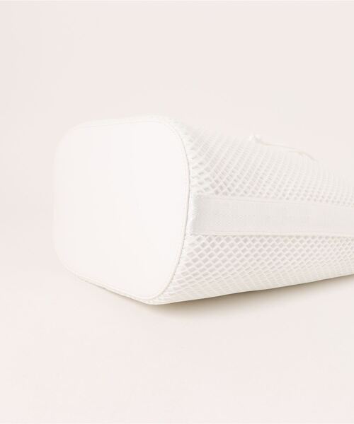 Q（キュー）の「メッシュバケットバッグ（ショルダーバッグ・レディース・アイボリー/オリーブ・ONE SIZE）」の19枚目の写真