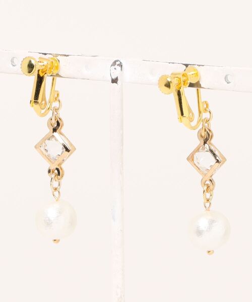 VIBGYOR(ヴィブジョー)の「【MUURABBTI】コットンパールとスクエアピアス(MA)(ピアス(両耳用)・レディース・ゴールド・FREE)」の2枚目の写真