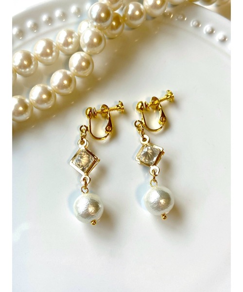 VIBGYOR(ヴィブジョー)の「【MUURABBTI】コットンパールとスクエアピアス(MA)(ピアス(両耳用)・レディース・ゴールド・FREE)」の1枚目の写真
