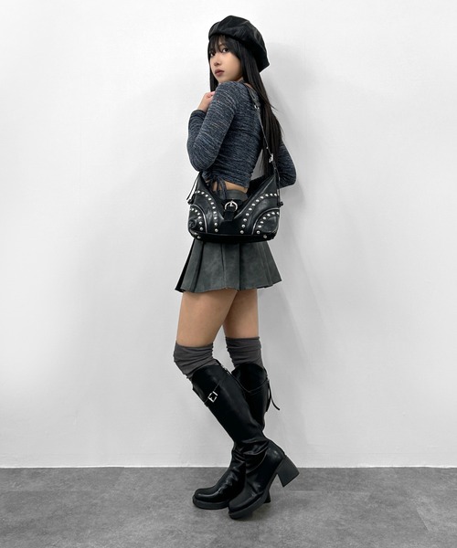 LVEU.（ラブユ.）の「【LVEU.】スタッズデザインハンドバッグ / バッグ BAG かばん ショルダー ワンショルダー スタッズ フラップ ジップ ファスナー 横長 ハンドバッグ ブラック シルバー（ハンドバッグ・レディース・シルバー/ブラック・FREE）」の10枚目の写真