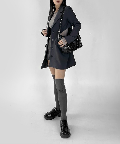 LVEU.（ラブユ.）の「【LVEU.】スタッズデザインハンドバッグ / バッグ BAG かばん ショルダー ワンショルダー スタッズ フラップ ジップ ファスナー 横長 ハンドバッグ ブラック シルバー（ハンドバッグ・レディース・シルバー/ブラック・FREE）」の6枚目の写真