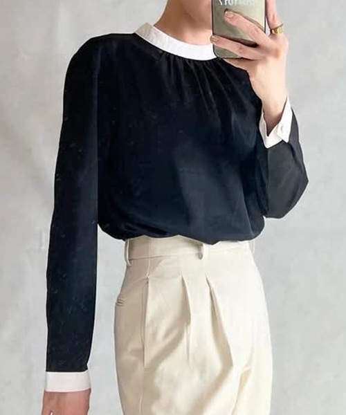 aquagarage（アクアガレージ）の「バイカラーギャザーブラウス（シャツ/ブラウス・レディース・アイボリー/ブラック/グレイッシュベージュ/ライトグリーン・M/L/S/LL）」の2枚目の写真