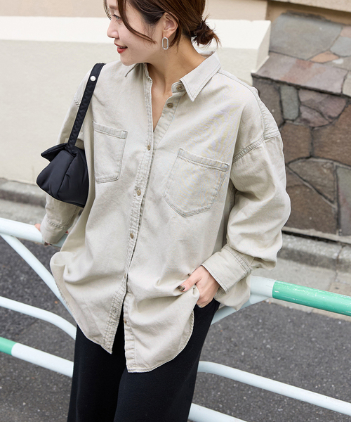 JOURNAL STANDARD（ジャーナルスタンダード）の「《追加4》ライトオンスデニムシャツ（シャツ/ブラウス・レディース・ホワイト×ホワイト/ブルー系その他・FREE）」の2枚目の写真