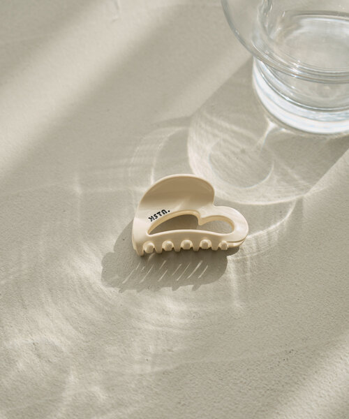 Kastane（カスタネ）の「【fiw.】ハートバンスクリップ（バレッタ/ヘアクリップ・レディース・アイボリー/ブルー系その他/ブラウン・FREE）」の4枚目の写真