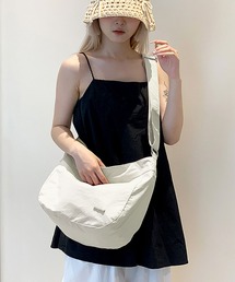 【A4収納可・軽い◎】撥水 ナイロン無地ワンショルダーバッグ