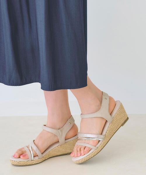 grove(グローブ)の「【大人気につき追加!・人間工学】メタルラインワンタッチサンダル(サンダル・レディース・アイボリー系3/シルバー/ベージュ系その他7/ブラック系3・S/M/L)」の5枚目の写真