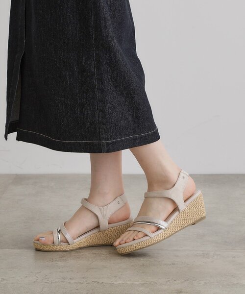 grove(グローブ)の「【大人気につき追加!・人間工学】メタルラインワンタッチサンダル(サンダル・レディース・アイボリー系3/シルバー/ベージュ系その他7/ブラック系3・S/M/L)」の11枚目の写真