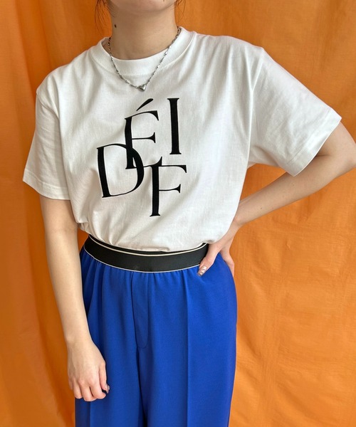 LHELBIE（レルビエ）の「DEFIフロッキーロゴTシャツ（Tシャツ/カットソー・レディース・ホワイト/ネイビー/ブラック・M）」の2枚目の写真