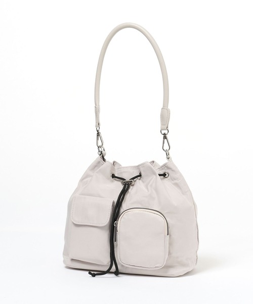 LAKOLE(ラコレ)の「2WAYポケット巾着ショルダーバッグ / 319932(ショルダーバッグ・レディース・オフホワイト/ブラック/カーキ/ライトグレー・FREE)」の6枚目の写真