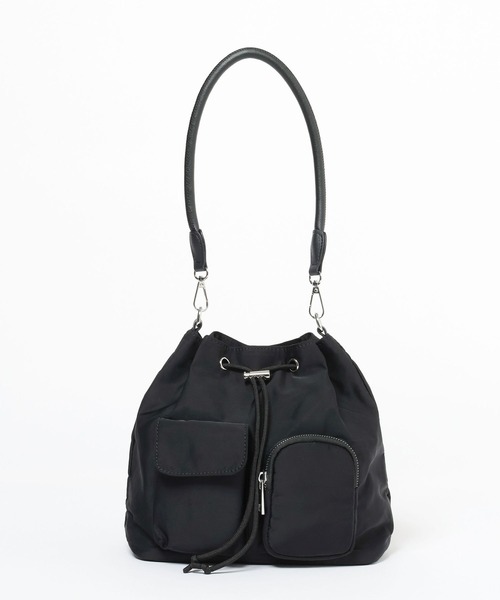 LAKOLE(ラコレ)の「2WAYポケット巾着ショルダーバッグ / 319932(ショルダーバッグ・レディース・オフホワイト/ブラック/カーキ/ライトグレー・FREE)」の9枚目の写真