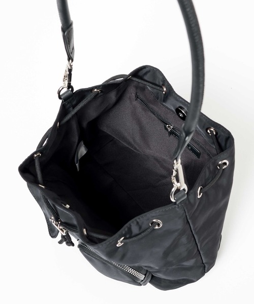 LAKOLE(ラコレ)の「2WAYポケット巾着ショルダーバッグ / 319932(ショルダーバッグ・レディース・オフホワイト/ブラック/カーキ/ライトグレー・FREE)」の18枚目の写真