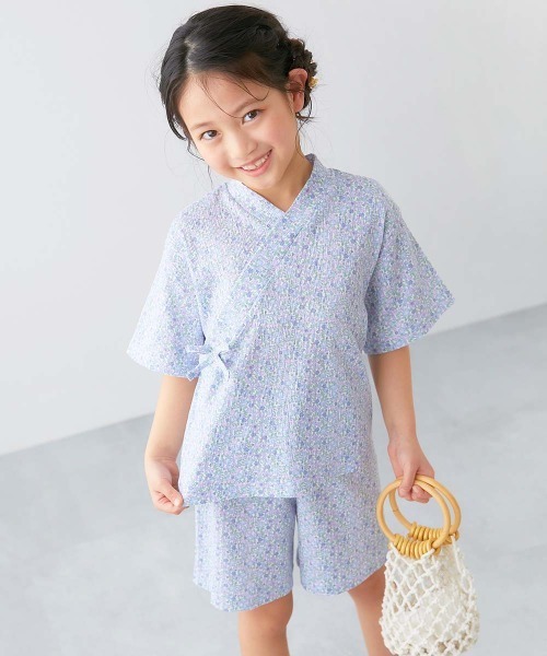 devirock（デビロック）の「すぽっと着られる 着心地やわらか 総柄プリント おやすみ甚平（浴衣・キッズ・ネイビー系1/グレー系1/ブラック系1/ブルー系3/ブルー系1/イエロー系1/ピンク系1/ブルー系2・100cm/110cm/120cm/130cm/140cm/150cm/160cm）」の5枚目の写真