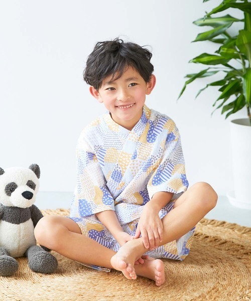 devirock（デビロック）の「すぽっと着られる 着心地やわらか 総柄プリント おやすみ甚平（浴衣・キッズ・ネイビー系1/グレー系1/ブラック系1/ブルー系3/ブルー系1/イエロー系1/ピンク系1/ブルー系2・100cm/110cm/120cm/130cm/140cm/150cm/160cm）」の7枚目の写真