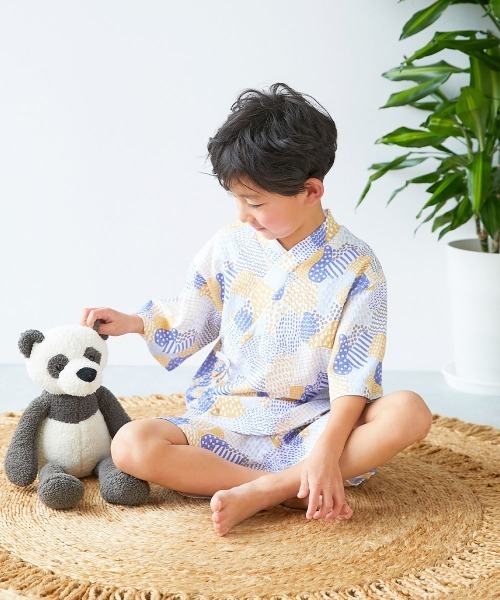 devirock（デビロック）の「すぽっと着られる 着心地やわらか 総柄プリント おやすみ甚平（浴衣・キッズ・ネイビー系1/グレー系1/ブラック系1/ブルー系3/ブルー系1/イエロー系1/ピンク系1/ブルー系2・100cm/110cm/120cm/130cm/140cm/150cm/160cm）」の9枚目の写真