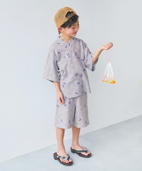 devirock（デビロック）の「すぽっと着られる 着心地やわらか 総柄プリント おやすみ甚平（浴衣・キッズ・ネイビー系1/グレー系1/ブラック系1/ブルー系3/ブルー系1/イエロー系1/ピンク系1/ブルー系2・100cm/110cm/120cm/130cm/140cm/150cm/160cm）」の14枚目の写真