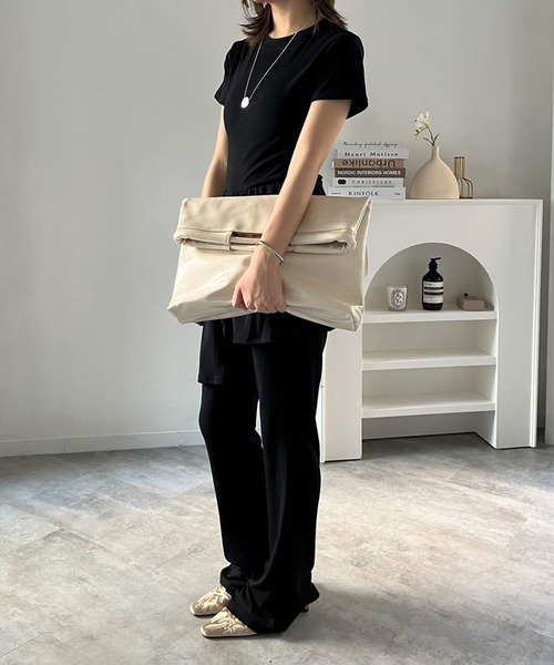 Jewelobe(ジュエローブ)の「フォールドクラッチショルダーバッグ(ショルダーバッグ・レディース・オフホワイト/グリーン/ブラック・FREE)」の6枚目の写真