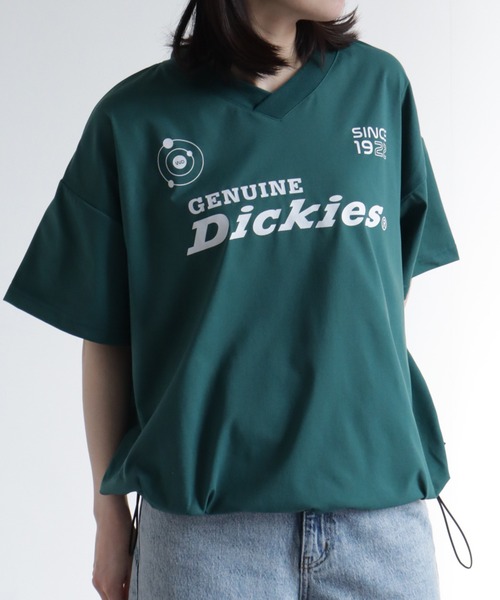 Dickies（ディッキーズ）の「【GENUINE DICKIES/ジェニュインディッキーズ】ストレッチVネックハーフスリーブTシャツ（Tシャツ/カットソー・レディース・レッド/ブラック/グリーン・M/L）」の2枚目の写真