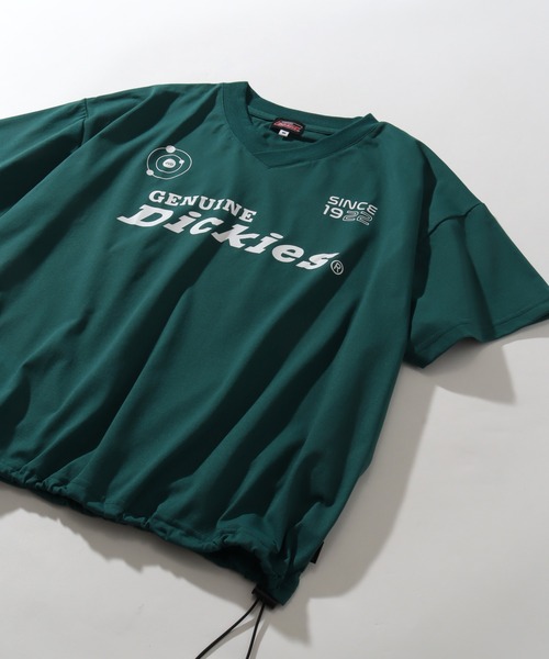 Dickies（ディッキーズ）の「【GENUINE DICKIES/ジェニュインディッキーズ】ストレッチVネックハーフスリーブTシャツ（Tシャツ/カットソー・レディース・レッド/ブラック/グリーン・M/L）」の5枚目の写真