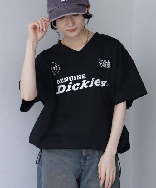 Dickies（ディッキーズ）の「【GENUINE DICKIES/ジェニュインディッキーズ】ストレッチVネックハーフスリーブTシャツ（Tシャツ/カットソー・レディース・レッド/ブラック/グリーン・M/L）」の17枚目の写真