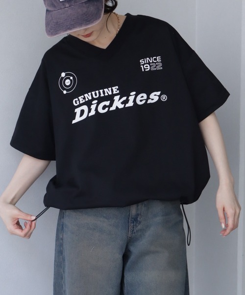 Dickies（ディッキーズ）の「【GENUINE DICKIES/ジェニュインディッキーズ】ストレッチVネックハーフスリーブTシャツ（Tシャツ/カットソー・レディース・レッド/ブラック/グリーン・M/L）」の18枚目の写真