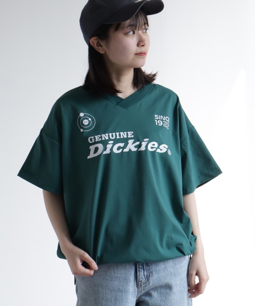 Dickies（ディッキーズ）の「【GENUINE DICKIES/ジェニュインディッキーズ】ストレッチVネックハーフスリーブTシャツ（Tシャツ/カットソー・レディース・レッド/ブラック/グリーン・M/L）」の22枚目の写真