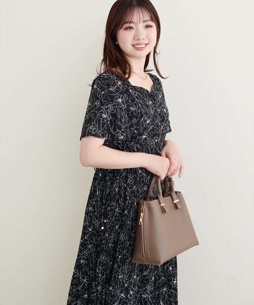 【canami】両サイドプリーツフレアスリーブワンピース canami】両サイドプリーツフレアスリーブワンピース | natural