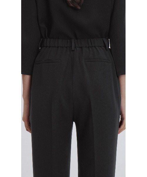 AOYAMA(アオヤマ)の「【ブラックフォーマル】美脚効果あり!センタープレスフォーマルパンツ【喪服・礼服・冠婚葬祭・オケージョン】|自宅で洗える・ウエスト後ろゴム・セットアップ可|(スーツパンツ・レディース・ブラック・9号/13号/17号/7号/15号/11号)」の5枚目の写真