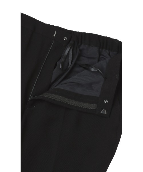 AOYAMA(アオヤマ)の「【ブラックフォーマル】美脚効果あり!センタープレスフォーマルパンツ【喪服・礼服・冠婚葬祭・オケージョン】|自宅で洗える・ウエスト後ろゴム・セットアップ可|(スーツパンツ・レディース・ブラック・9号/13号/17号/7号/15号/11号)」の10枚目の写真