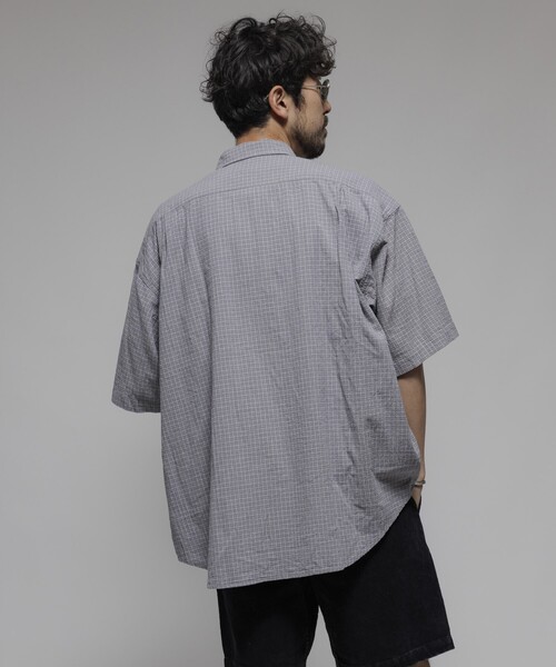 HINSON（ヒンソン）の「HINSON/ヒンソン レギュラーカラー ショートスリーブチェックシャツ/シワ加工/リラックスフィット（シャツ/ブラウス・メンズ・オフホワイト/サックスブルー/グレー・LARGE/MEDIUM）」の8枚目の写真