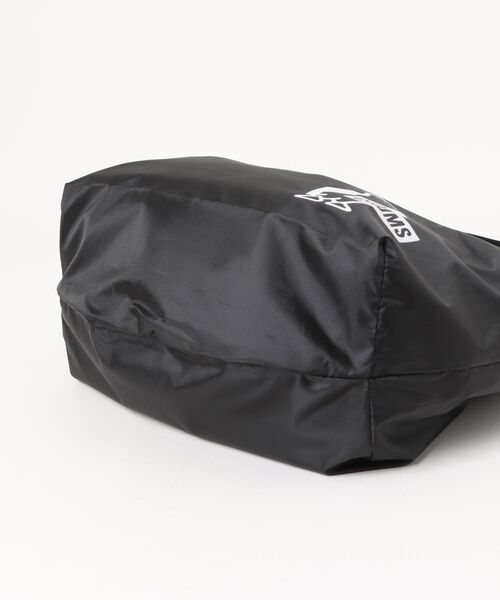 CHUMS(チャムス)の「【CHUMS/チャムス】 Easy-Go Drawstring Reversible Shoulder Bag(ショルダーバッグ・レディース・ブラック/その他1/ライトグレー/その他2・FREE)」の6枚目の写真