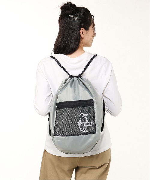 CHUMS(チャムス)の「【CHUMS/チャムス】 Easy-Go Drawstring Reversible Shoulder Bag(ショルダーバッグ・レディース・ブラック/その他1/ライトグレー/その他2・FREE)」の3枚目の写真