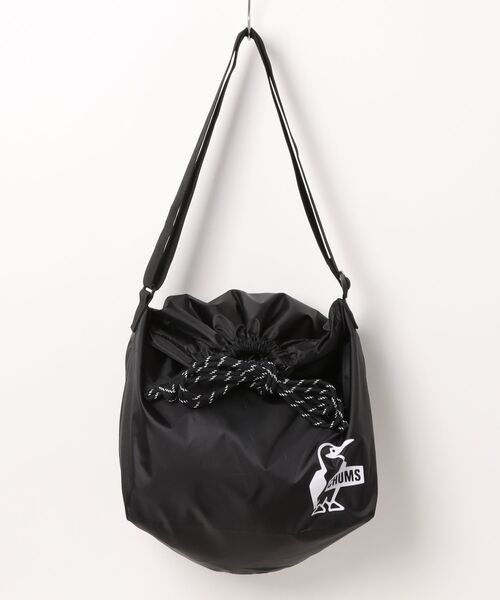 CHUMS(チャムス)の「【CHUMS/チャムス】 Easy-Go Drawstring Reversible Shoulder Bag(ショルダーバッグ・レディース・ブラック/その他1/ライトグレー/その他2・FREE)」の7枚目の写真